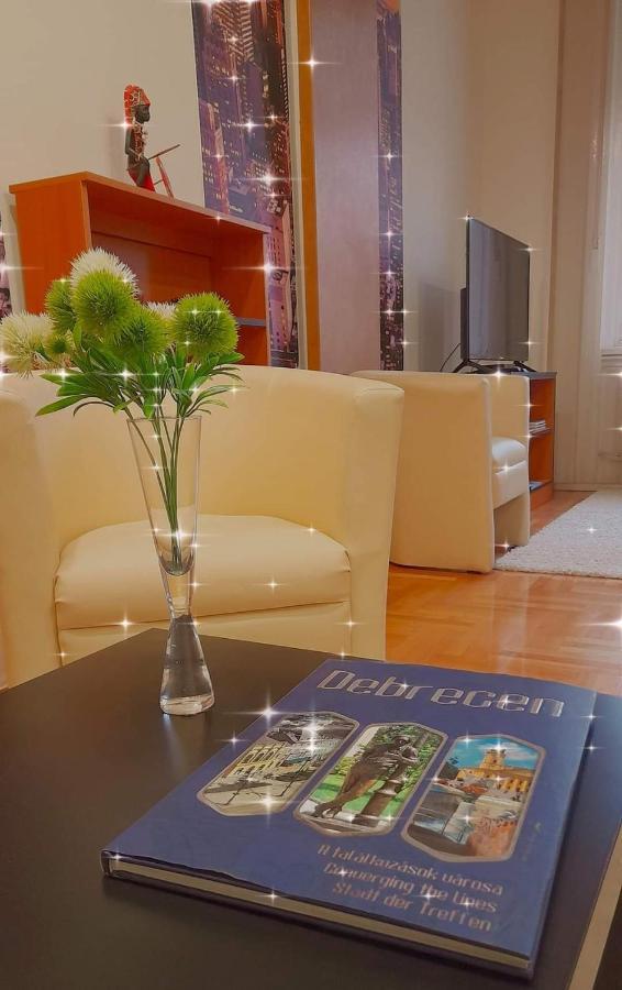 City Life Apartment Debrecen Eksteriør billede